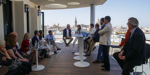El Ayuntamiento logra la consideración de Sevilla como destino premium por parte de la red de agentes y asesores de viaje de lujo más importante del mundo, Virtuoso, y marca un hito en su estrategia orientada hacia un turismo de mayor calidad en la ciudad