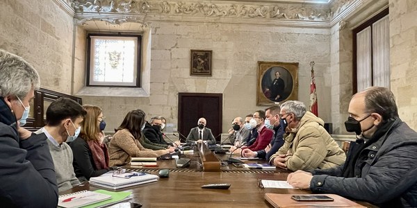 El Ayuntamiento pone en marcha un órgano de coordinación de la prestación de los servicios públicos municipales en los barrios para mejorar su eficacia y calidad y acelerar la respuesta ante las incidencias