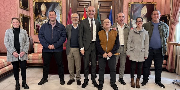 El Ayuntamiento prevé tener en marcha este año la instalación de 18 ascensores en otros tantos bloques de viviendas con graves problemas de accesibilidad