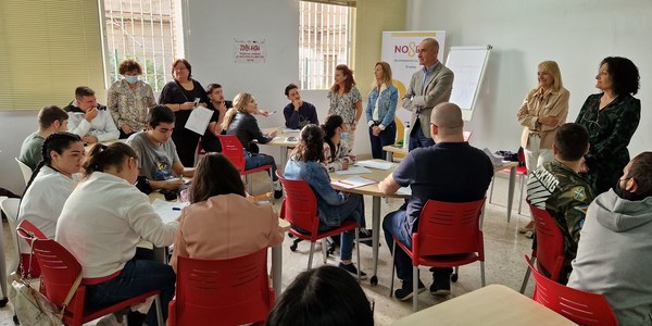 El Ayuntamiento suscribe los primeros 300 contratos del programa de empleo ‘Joven Ahora’ que alcanzará en total los 943 para trabajos complementarios en los servicios municipales y con 18,8 millones de euros de presupuesto