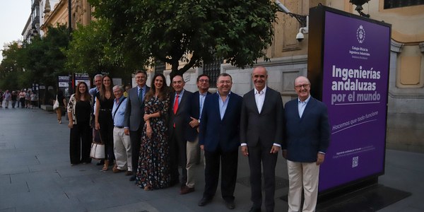 El Ayuntamiento y el Colegio de Ingenieros Industriales inauguran la exposición sobre ‘Ingenierías andaluzas en el mundo’ en la Avenida de la Constitución