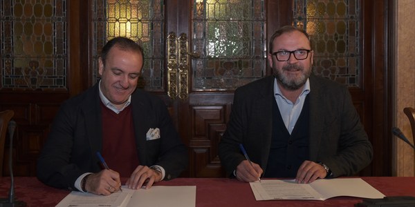 El Ayuntamiento y el Consulado de Rumanía firman un convenio de colaboración para realizar campañas recíprocas de promoción turística en Sevilla y Bucarest