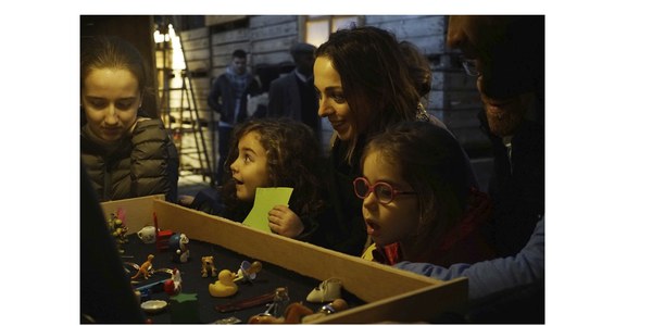 El espectáculo sensorial de Santa Clara, la performance artística del Parque de los Príncipes y actividades de danza, música, circo, flamenco o poesía repartidas por los distritos protagonizan el singular programa cultural navideño que alumbrará toda Sevilla