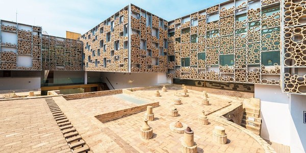 El Festival de Sevilla de cine y el Alhambra Monkey Week se unen para impulsar ‘Suntracks’, que conectará a una decena de supervisores musicales de todo el mundo con el amplio catálogo de música popular y contemporánea española