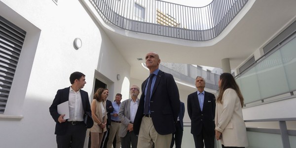El gobierno municipal confía en su estrategia para recuperar población con los planes de vivienda tanto públicos como privados con 10.000 licencias concedidas en los últimos años, los desarrollos urbanísticos y el avance económico de la ciudad