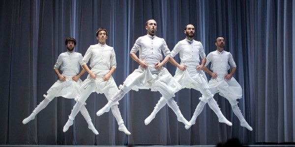 El Lope de Vega renueva la tradición con el flamenco indie de Los Planetas y Niño de Elche y el espectáculo de danza vasca contemporánea ‘Oskara’