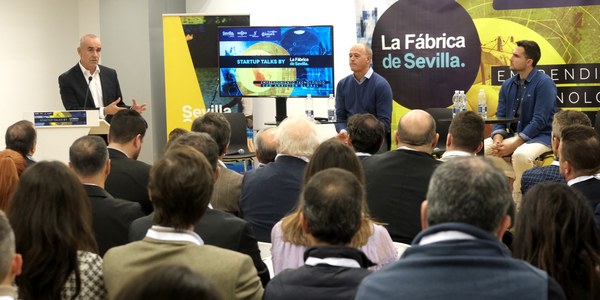 El primer evento Startup Talks de La Fábrica de Sevilla congrega a estudiantes, emprendedores y referentes de startups tecnológicas y permite a creadores de este tipo de empresas presentar sus proyectos y entablar contactos con el resto del ecosistema de innovación y tecnologías
