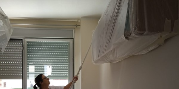 Emvisesa ejecuta obras de reforma de las viviendas afectadas por un incendio en un edificio de Nuevo Amate con 180.000 euros que son compatibles con la residencia de la mayoría de los inquilinos