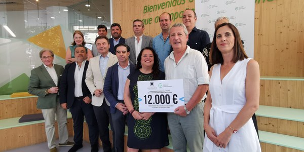 La Asociación de Hosteleros de Sevilla y Provincia recauda 12.000 euros destinados a la lucha contra el cáncer en la cena de gala anual organizada por este gremio con el respaldo del Ayuntamiento de Sevilla