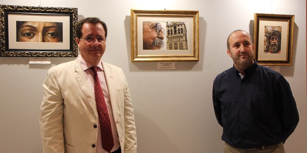 La Casa Consistorial acoge hasta el 11 de junio la exposición de cuadros bordados 'José Manuel Ayllón. 25 años pintando con aguja e hilo'