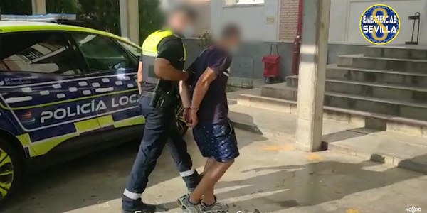 La coordinación entre la Policía Local y la Policía Nacional de Sevilla permite detener al autor de más de 20 robos en domicilios