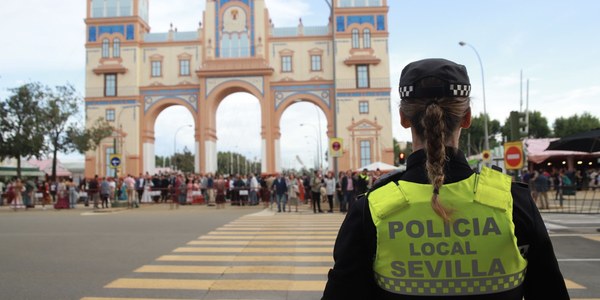 La Feria de Abril 2022 supone un revulsivo para la recuperación económica de la ciudad tras la gran afluencia y el elevado consumo y se desarrolla sin incidencias destacadas y con un contundente control de la botellona