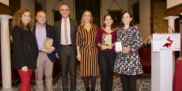 La fotógrafa mexicana Graciela Iturbide recibe en la inauguración de la ‘Contemporánea. Sevilla Gallery Weekend’ el Premio Cervezas Alhambra a la Mejor Artista y Mejor Exposición y el Premio Fundación Campocerrado