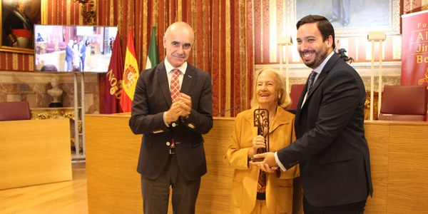 La Fundación contra el Terrorismo y la Violencia Alberto Jiménez-Becerril distingue a Teresa Barrio Azcutia como homenaje a todas las madres y abuelas víctimas del terrorismo