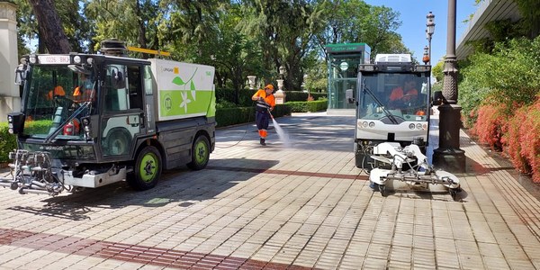 Lipasam incorpora por vez primera un servicio de fregado intensivo del pavimento con agua caliente y alta presión en el marco de su estrategia de mejora de la limpieza de la ciudad