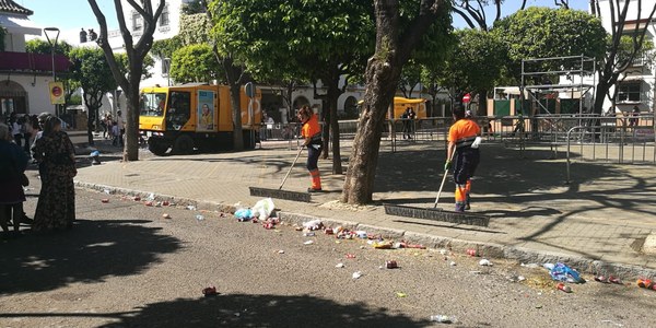 Lipasam enlaza una nueva fase del ‘Plan Ciudad’ para la mejora de la limpieza y de la calidad del servicio con la puesta en marcha de un plan especial para Semana Santa que incluye un refuerzo de plantilla con 336 contrataciones que elevan el dispositivo completo a 783 operarios