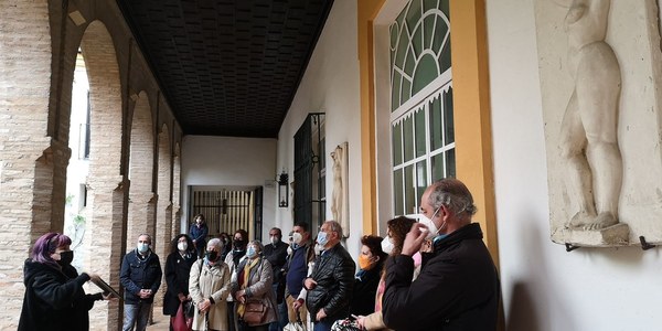 El Real Alcázar incorporará las últimas tecnologías en las audioguías para las visitas al monumento con pantallas multimedia que incluirán vídeos, reproducciones en 3D y realidad aumentada y que estarán adaptadas a personas con dificultades de visión y audición
