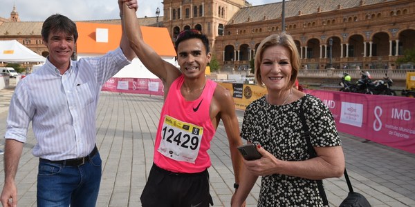 Sergio Mena bate el récord de #Sevilla10 (30:25) en la Popular Parque de María Luisa - Coca-Cola, con victoria femenina de Raquel Hernández