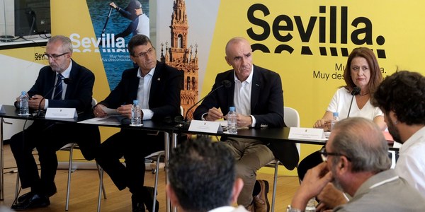 Sevilla completa su primera Agenda Urbana con 10 ejes estratégicos, 30 retos específicos y 291 líneas de actuación para lograr una ciudad más habitable, sostenible, innovadora, con un nuevo modelo económico y con mejores servicios públicos