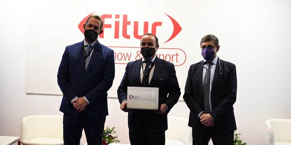 Sevilla recibe el distintivo DTI de destino turístico inteligente que concede la sociedad estatal de innovación y tecnologías SEGITTUR