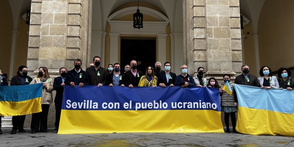 Sevilla se suma a la concentración convocada por Eurocities en apoyo al pueblo ucraniano