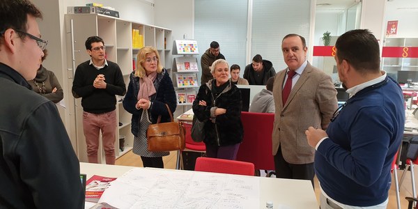 Talleres gratuitos de emprendimiento del Ayuntamiento para estudiantes de institutos y universidades para contribuir a fortalecer el tejido empresarial, impulsar el autoempleo y avanzar en el cambio de modelo económico