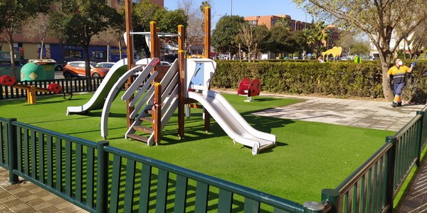 La Unidad de Atención a Barrios del Ayuntamiento de Sevilla inicia en el Distrito Cerro-Amate sus trabajos con una decena de iniciativas en las barriadas de Juan XXIII, Rochelambert, Su Eminencia, Las Águilas, Parque Estoril y Padre Pío