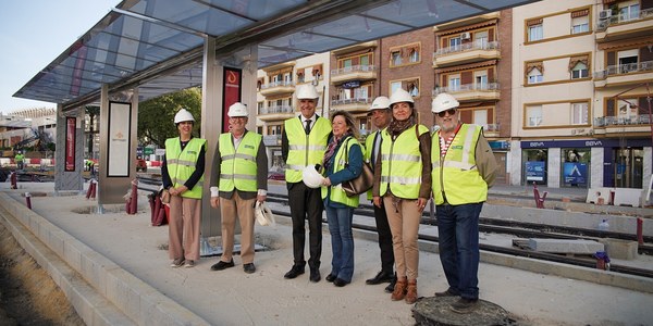 El alcalde anuncia la licitación esta semana del Tranvibús que conectará Santa Justa y Sevilla Este-Torreblanca en 15 minutos con 44.000 plazas diarias y una inversión de 23 millones de euros y que también están ya en marcha los trabajos técnicos para aprobar el ramal hasta Alcosa y la conexión con la Plaza del Duque