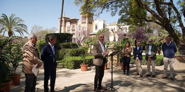 El alcalde anuncia un nuevo modelo de conservación y mantenimiento del arbolado y las zonas verdes de la ciudad con 150 millones de euros para los próximos cinco años