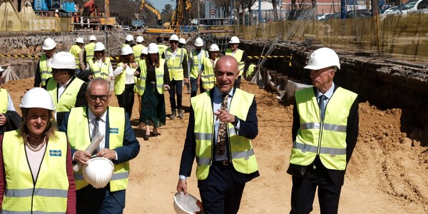 El alcalde anuncia una siguiente fase de inversión dotada con 90 millones de euros en las redes de colectores de la ciudad para prevenir inundaciones que beneficiará a los barrios del entorno de Ronda del Tamarguillo, el Tiro de Línea, El Plantinar y Luis de Morales