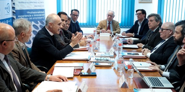 El alcalde destaca ante FEDEME el inicio de un nuevo ciclo inversor en la ciudad e impulsará una estrategia para fortalecer y posicionar a nivel nacional e internacional el tejido industrial de Sevilla de la mano del sector