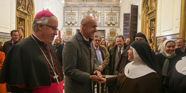 El alcalde destaca que la apertura de la Iglesia de Santa Clara recupera para la ciudad “una de las grandes joyas ocultas de su patrimonio religioso” y un santuario de la obra de Martínez Montañés