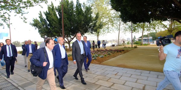 El alcalde pone en servicio el último tramo del Paseo de Torneo con el que culminan las obras de reurbanización integral y generación de un pulmón verde por 6,2 millones de euros y adelanta la próxima licitación de nuevas zonas deportivas en el Paseo Juan Carlos I y el inicio de la rehabilitación de la Torre Única antes de verano