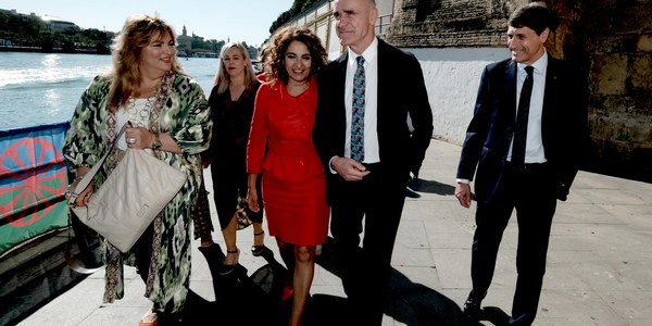 El alcalde reivindica la importancia de la historia del pueblo gitano para Sevilla, defiende su identidad y aboga por el fin de los estereotipos