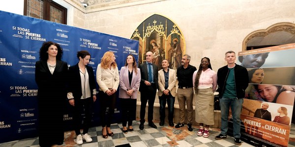 El alcalde respalda la película ‘Si todas las puertas se cierran’, dirigida por Antonio Cuadri y que ensalza la labor de las Hermanas Oblatas contra la explotación sexual, y destaca que el nuevo Plan Estratégico de Igualdad será elevado a Pleno este mes con un refuerzo de la lucha contra la violencia de género y mayor implicación policial y recursos