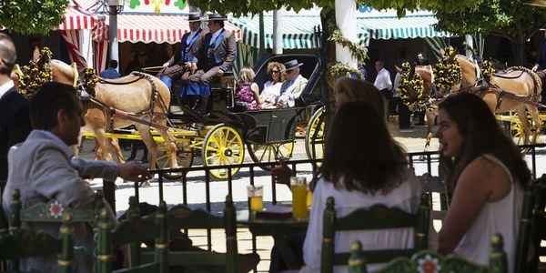 El Ayuntamiento abre el plazo para el pago de las tasas de las casetas de la Feria de Abril de 2023 y también para la presentación de solicitudes de licencias para carruajes