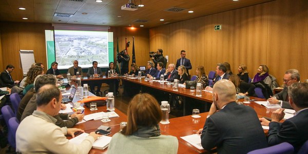 El Ayuntamiento agilizará los permisos para la ejecución de las obras de la Ciudad de la Justicia, garantizará la movilidad en transporte público, dotará la zona de más accesos e impulsará el tramo sur de la línea 3 de Metro en coordinación con la Junta