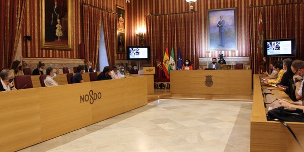 El Ayuntamiento aprueba financiar proyectos de cooperación al desarrollo, sensibilización e integración de la población migrante con 1,05 millones de euros con especial atención este año a personas refugiadas en la ciudad