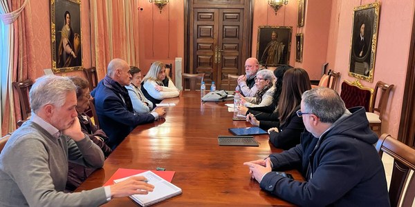 El Ayuntamiento aprueba obras de mejoras urbanísticas por 936.200 euros en el Polígono Sur para la reurbanización integral del espacio peatonal de la calle Juan de Mairena y renovar el pavimento de la calle Victoria Domínguez Cerrato y sus seis plazas anexas y la Ronda de Nuestra Señora de la Oliva