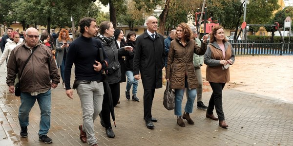 El Ayuntamiento concluye las obras de mejora de la plaza situada entre las calles Gardenia y Pensamiento, en el Distrito Macarena, en el marco del plan de microactuaciones de 2022 que ha desplegado una inversión en los barrios de 10 millones de euros