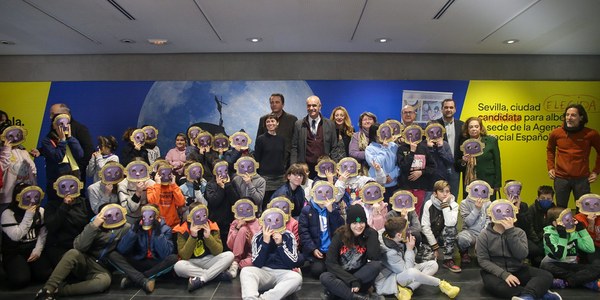 El Ayuntamiento conmemora el Día Internacional de la Mujer y la Niña en la Ciencia con un encuentro entre mujeres científicas y alumnado de Primaria en la sede de la Agencia Espacial Española y que ha tenido a la industria del espacio como gran protagonista