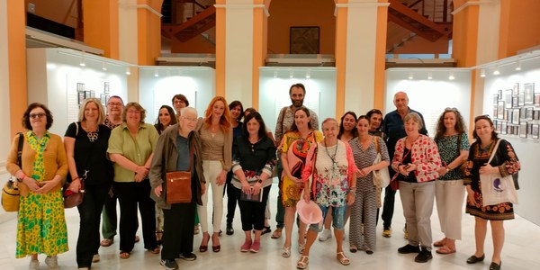 El Ayuntamiento de Sevilla acoge la exposición ‘La ciudad de las Damas’, de la artista Concha Mayordomo, hasta el próximo 13 de mayo