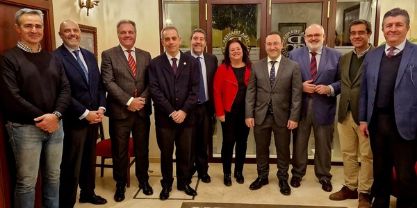 El Ayuntamiento de Sevilla, en coordinación las hermandades de Triana y los Remedios, designan a Antonio Puente Mayor como pregonero de la Semana Santa de Triana