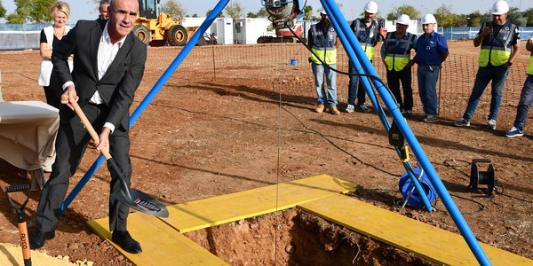 El Ayuntamiento de Sevilla recibe 54 propuestas de diseño arquitectónico para construir 345 viviendas de Emvisesa en el nuevo barrio de Palmas Altas Sur