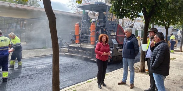 El Ayuntamiento finaliza las obras de repavimentación de la calles Bergantín, Siena, Goleta, Fragata y Corbeta, en Los Bermejales, que han contado con una inversión de 117.000 euros en el marco de los compromisos asumidos por el alcalde con los vecinos