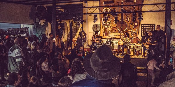 El Ayuntamiento impulsa en el Espacio Santa Clara el Festival ‘Back to the roots’, que promueve el encuentro de Sevilla y África a través de la música, el debate y las artes