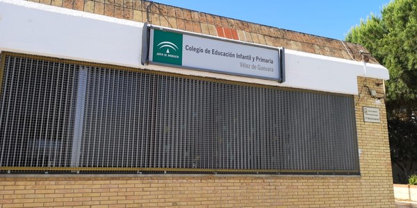 El Ayuntamiento licita la reforma integral de la instalación eléctrica del CEIP Vélez de Guevara de Torreblanca con criterios de eficiencia energética y una inversión de 221.000 euros