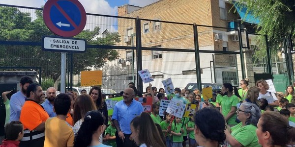 El Ayuntamiento refuerza el programa contra el absentismo escolar, que en 2023 tiene un histórico presupuesto de 3,82 millones de euros a través de una nueva línea de intervención en zonas de transformación social, una convocatoria de ayudas para proyectos y la implicación de varias áreas municipales