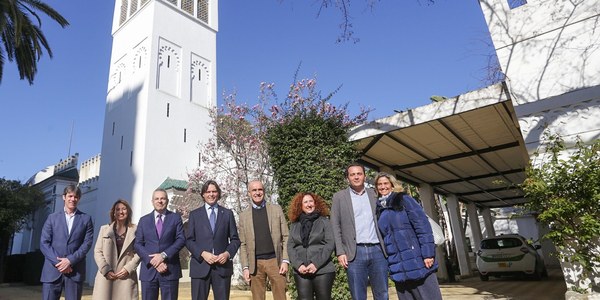 El Ayuntamiento refuerza su estrategia de apoyo a la ciencia, la investigación y la docencia universitaria con un acuerdo para la cesión del Pabellón de Marruecos del 29 a la Universidad Pablo de Olavide, que desarrollará en este espacio un centro social, cultural y académico con vocación internacional
