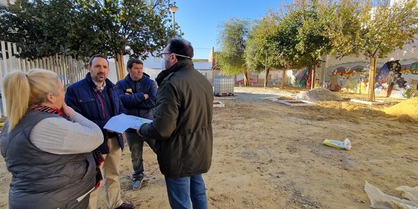 El Ayuntamiento inicia la remodelación del Parque Doctor José Manuel Sánchez Gómez, en Torreblanca, para transformarlo en una gran zona de juego infantil y convivencia familiar con nuevo arbolado y plantas ornamentales y un presupuesto de 142.000 euros